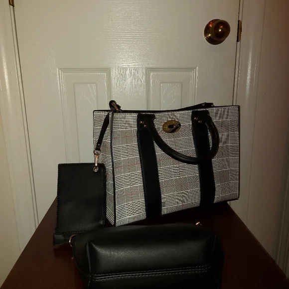 Black & White Plaid Design Handbag - Picture 10 of 11